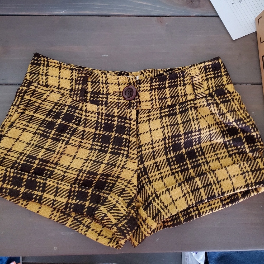 Girls plaid shorts